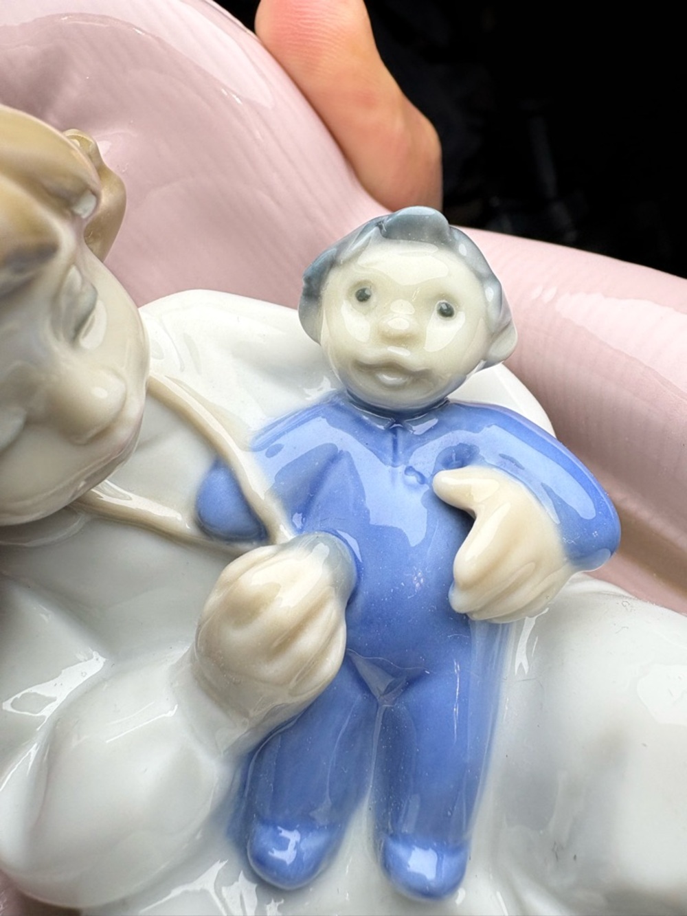 NAO Handmade in Spain by Lladro Girl Playing Nurse #1055 Figurine - Picture 9 of 9